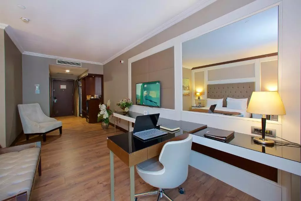 اتاق Ramada Hotel & Suites by Wyndham Istanbul Merter